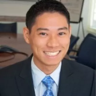 Jonathan Liu Headshot